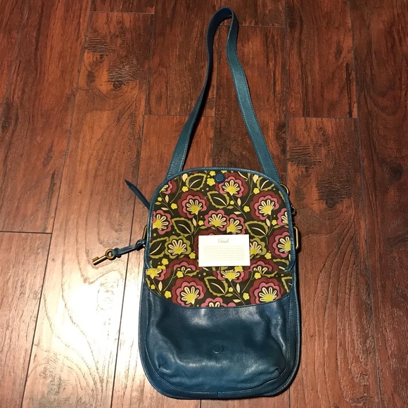 Fossil Crossbody Bag - Picture 3 of 4
